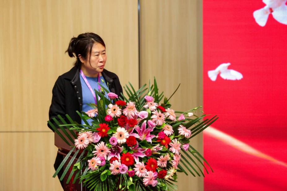 C:\Users\Dell\Desktop\<font color=red>期货</font>人才培养论坛照片\004bd3eafd61224a096ecd00b4f8223.jpg